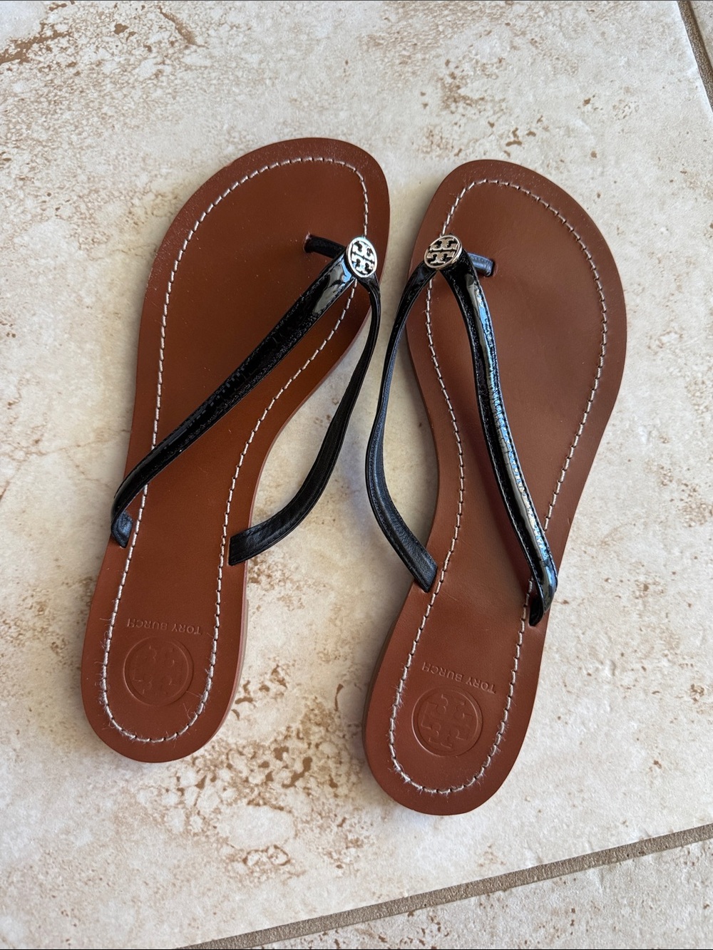Tory Burch Black Patent Leather Thong Sandals with Brown Footbed